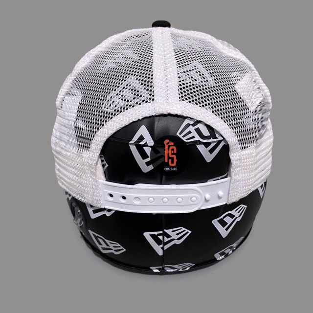 TOPI NEW ERA ORIGINAL 940 TRUCKER NEYYAN BLACK WHITE
