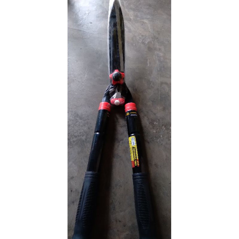 Gunting Rumput Merk CAMEL