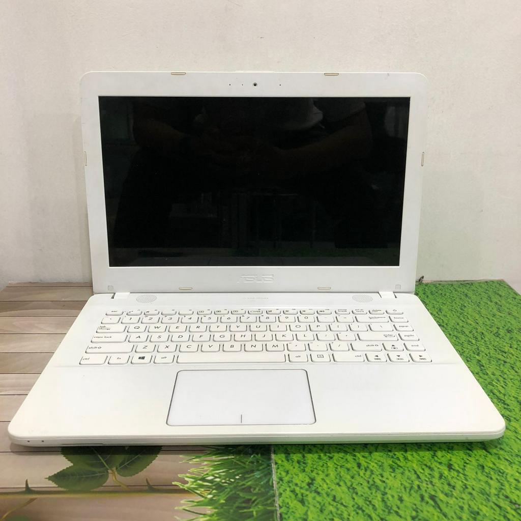 Laptop 1 jutaan Asus X441N Celeron N3050 RAM 2GB HDD 500GB Layar 14in siap pakai