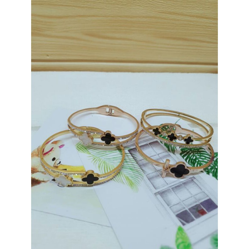 Gelang titanium lv / bangle lv titanium / gelang wanita titanium / gelang fashion korea