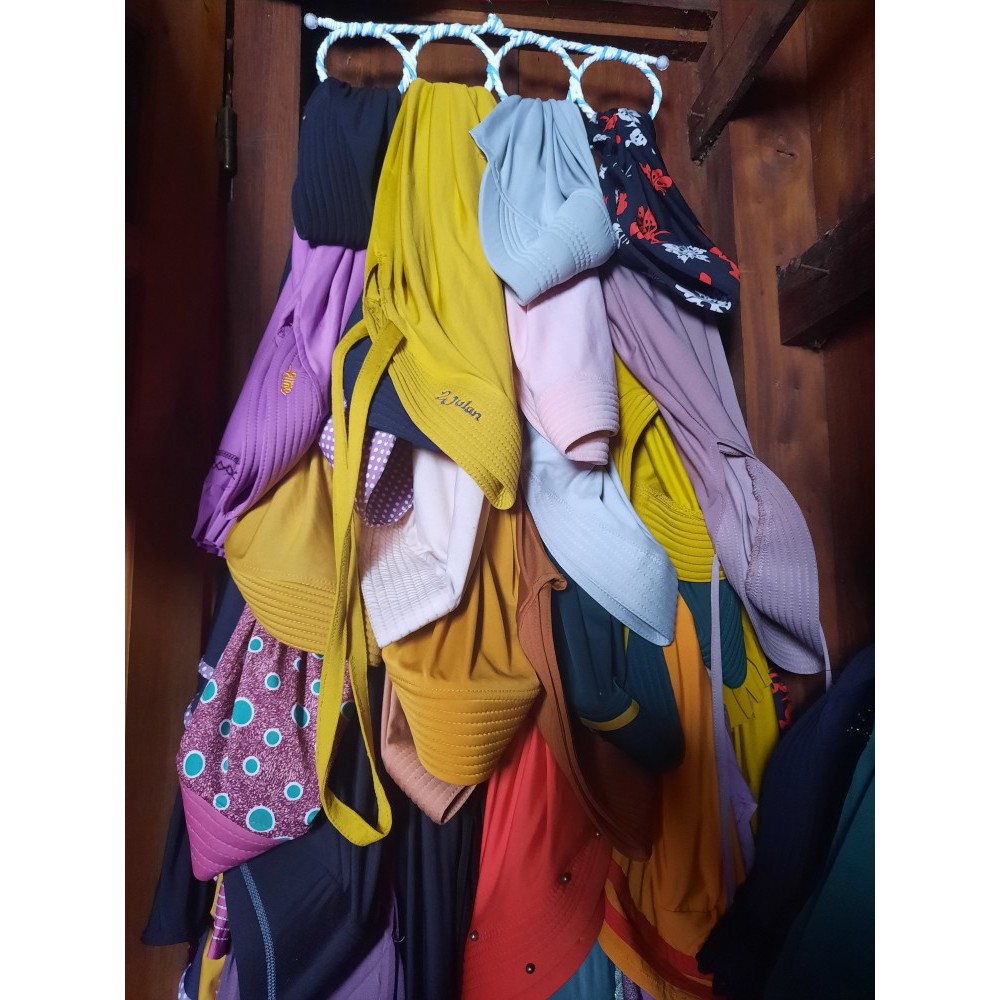 Hanger jilbab /hijab/bulat 28 Lobang ( beli 12 bh gratis hanger  bulat  jilbab  1 lsn)