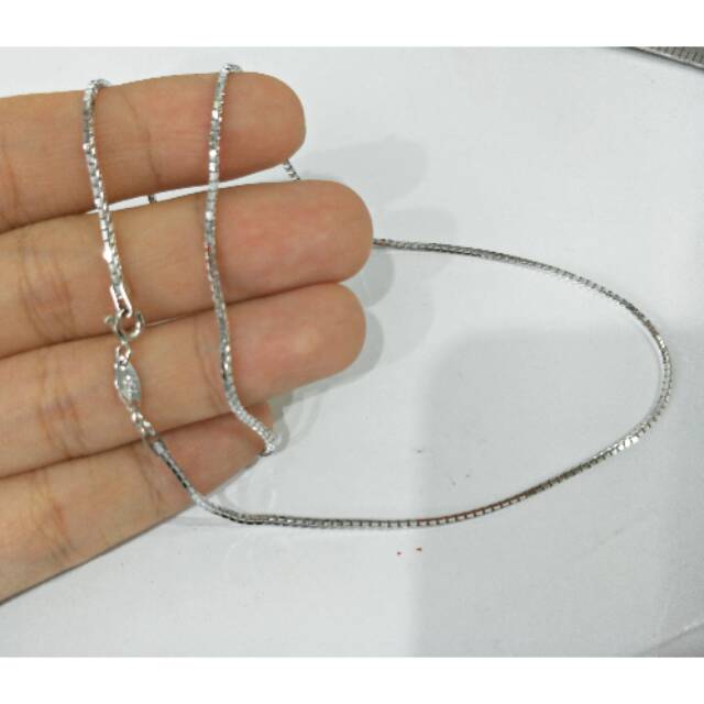 Kalung Emas Asli Kadar 750 Model Santa Putih 4 Gram Shopee Indonesia 