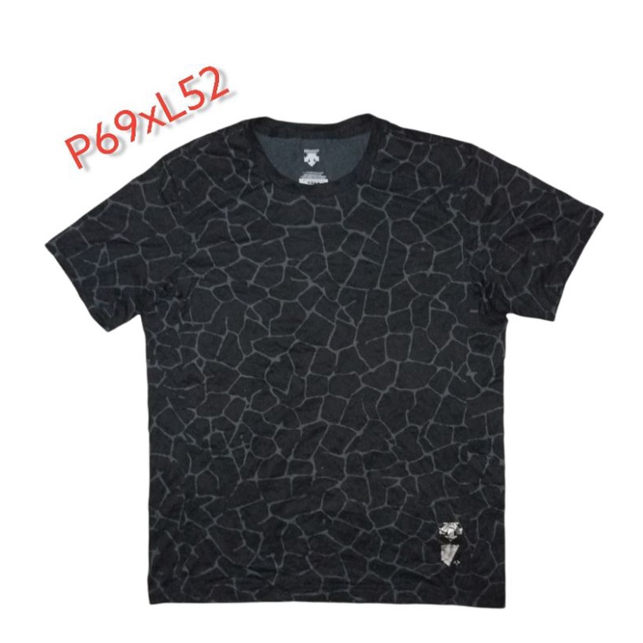 Sports tshirt Descente second thrift