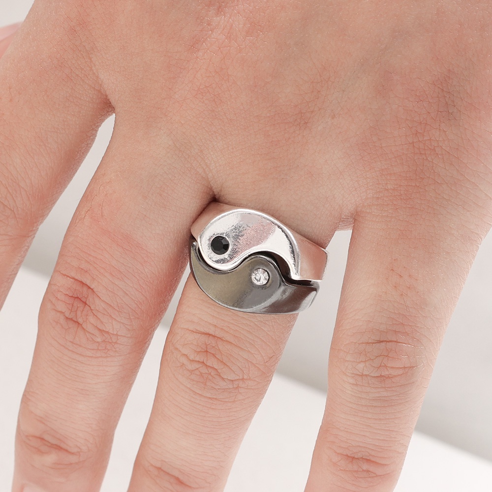 1 Pc Cincin Jari Model Terbuka Dapat Disesuaikan Warna Hitam Dan Putih Untuk Pasangan