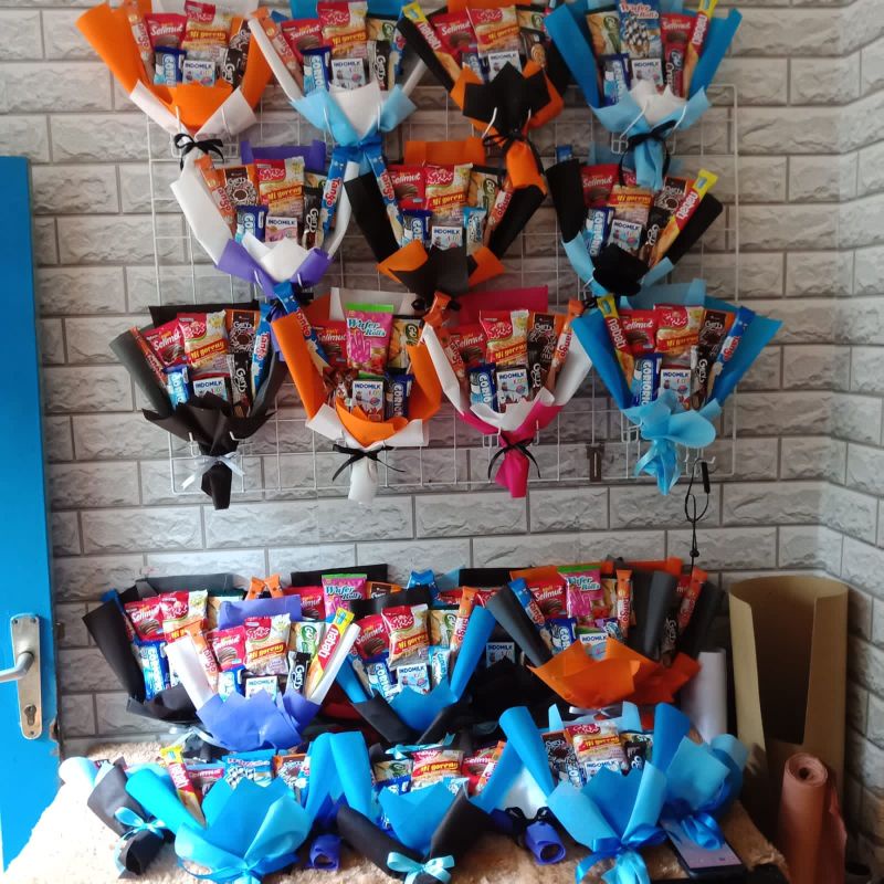 

buket bouquet snack gift kado hampers ulangtahun wisuda sempro graduation