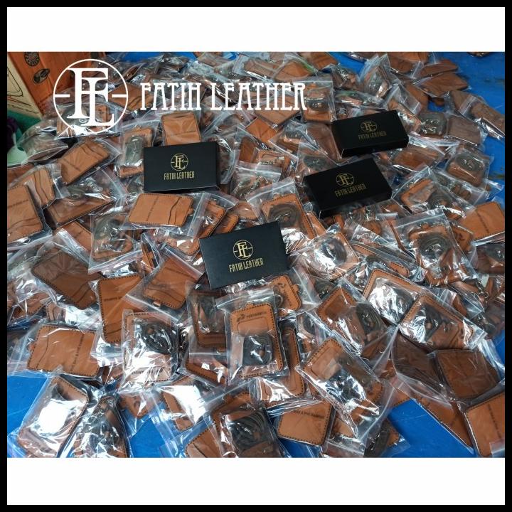 

BEST SELLER !!! ID CARD HOLDER KULIT, NAME TAG KULIT, ID HOLDER CARD, NAMETAG,ID CARD TERLARIS