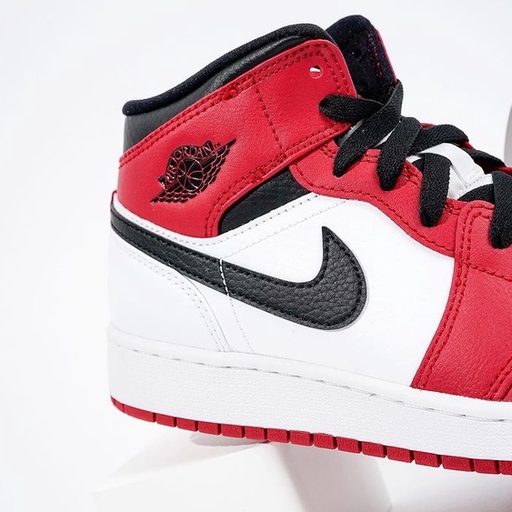 Air Jordan 1 Mid Chicago White Toe GS