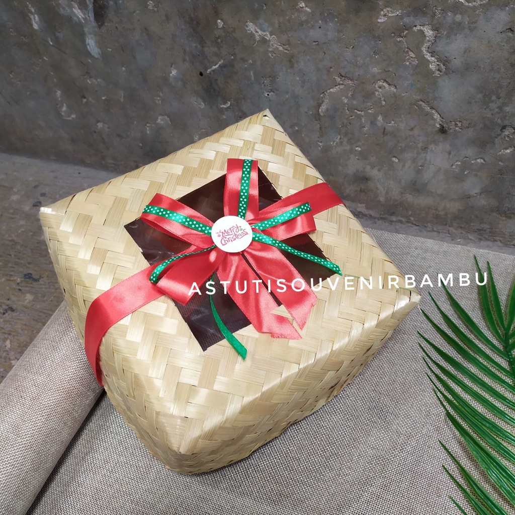 HAMPERS BESEK MIKA NATURAL FREE PITA NUANSA NATAL | besek hampers |bingkisan natal |packaging cantik