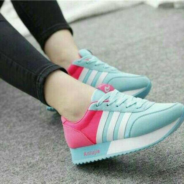 SEPATU KETS ADIDAS TOSCA / ADIDAS REPLIKA / SEPATU ADIDAS MURAH / ADIDAS CEWEK / SEPATU KETS CEWEK
