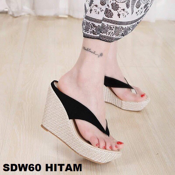Wedges Sandal Wanita Santai Jepit Safari SDW60 Hitam   --SA--
