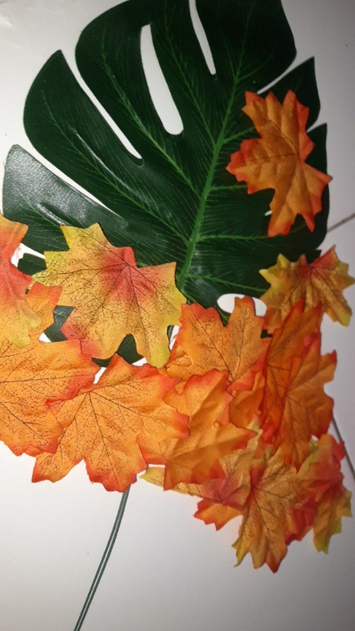 Daun Maple Artificial Lembaran