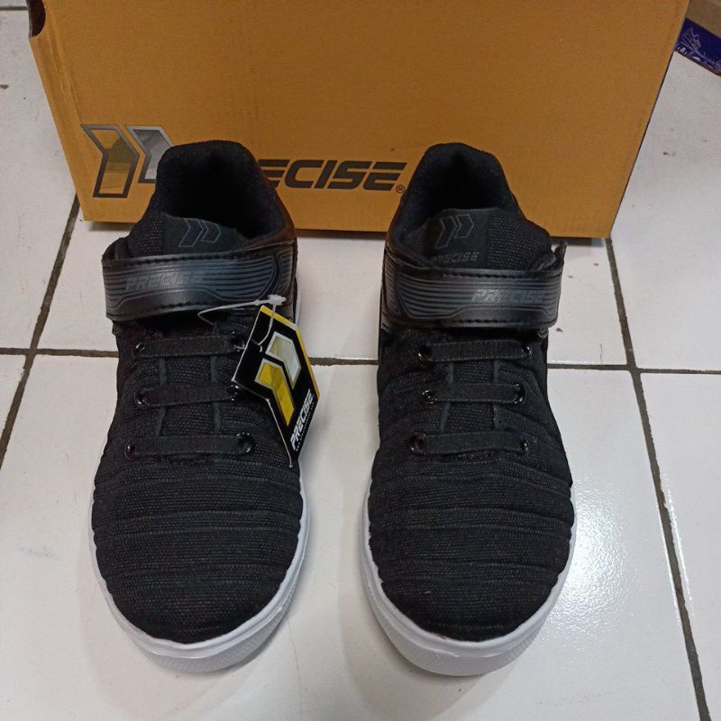 sepatu sekolah anak precise ..