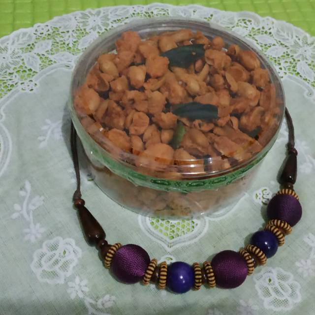 

Kacang bali dengan daun jeruk