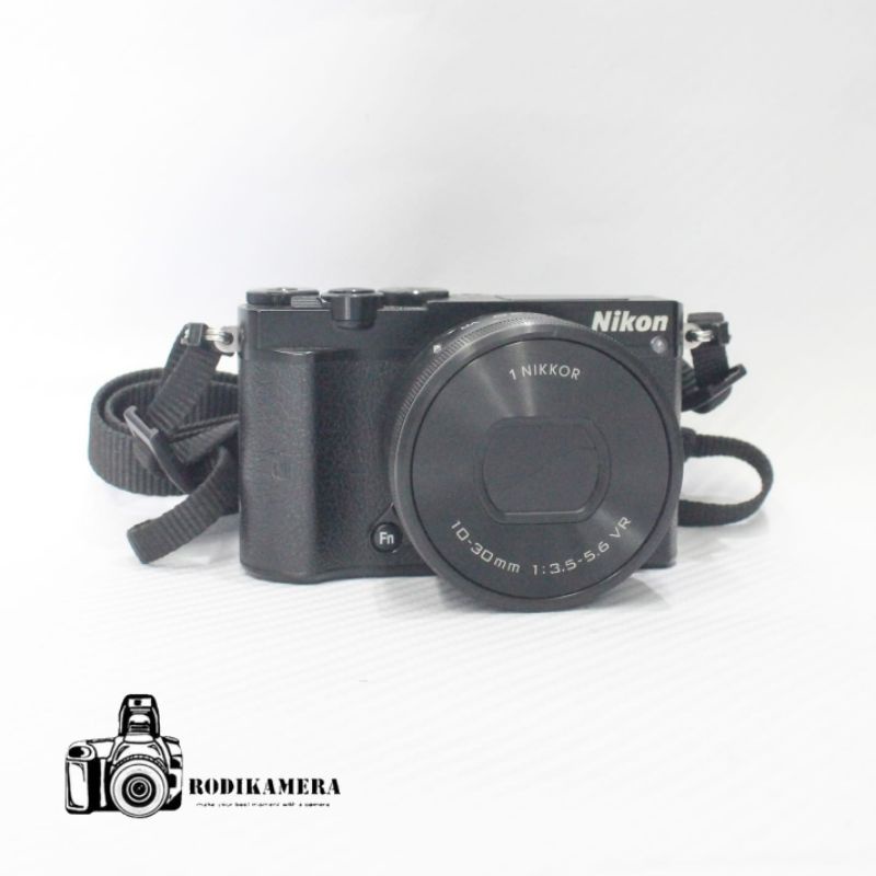 Kamera NIKON 1J5 Hitam