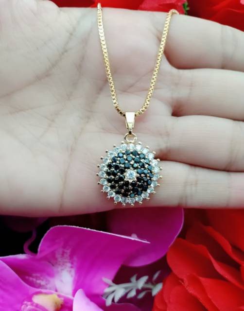 Kalung Dan Liontin Bunga mata hitam