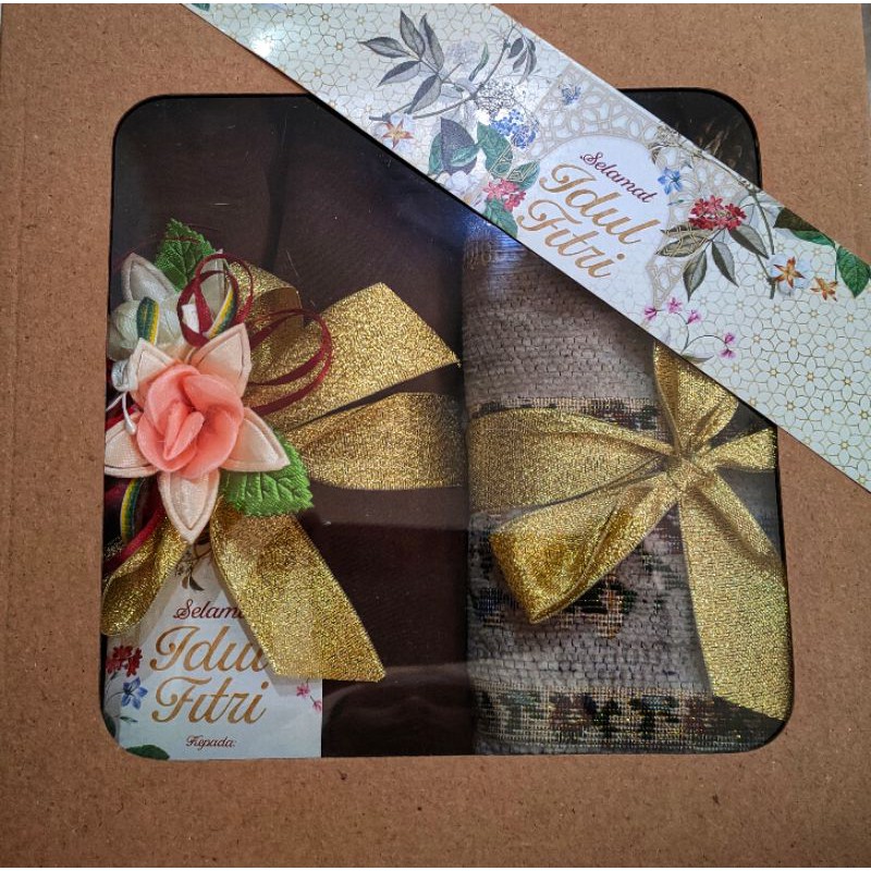 

Hampers Shaliha Seperangkat alat sholat/ Hampers wisuda / Hampers Lamaran