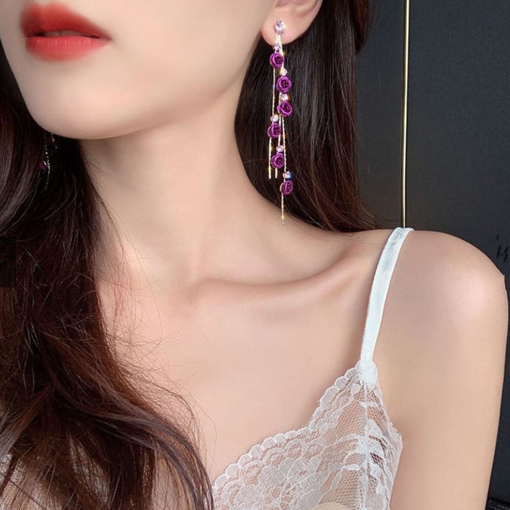 Hu Hu Hu Hu Hu Alat Bantu Pasang Kacamata♡ 1 Pasang Anting Rumbai Panjang Desain Bunga Mawar Aksen Berlian Imitasi Untuk Wanita