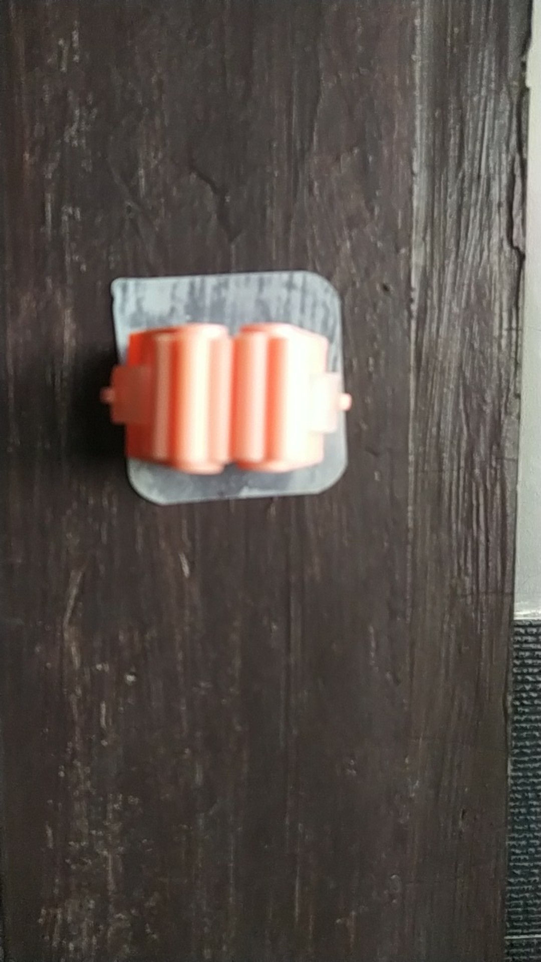 Gantungan Sapu Pengait Gagang Sapu Pel Kamar Mandi / Gantungan Tempel Sapu Tanpa Bor Hook Hanger