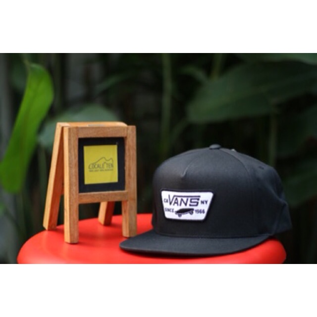 VANS FULL BLACK WHITE SNAPBACK TOPI ORIGINAL
