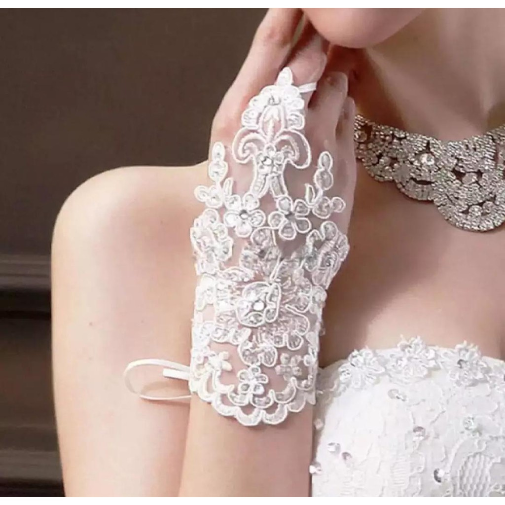 Henna White And Red Gloves -  Sarung Tangan Brukat Pengantin Pengganti Henna - Sepasang