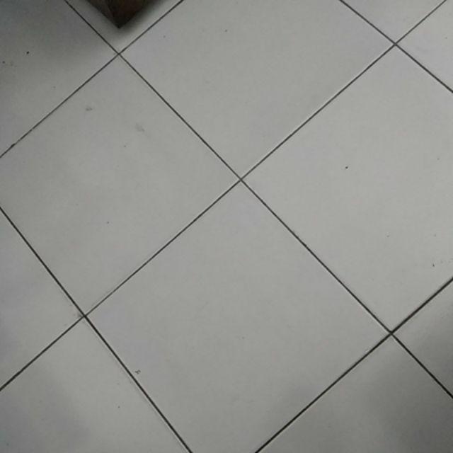 Rak Dinding Minimalis Berpotongan