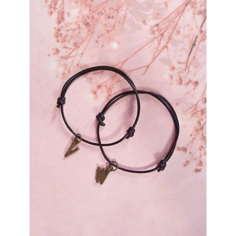 GELANG HURUF INITIAL TALI SATIN CHARM GANTUNG BISA COUPLE