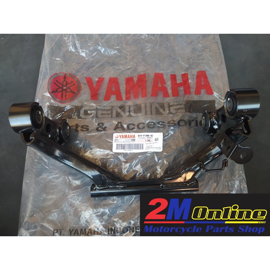 B74-F1400-02 Bracket Engine Comp XMAX 250 Ori YGP