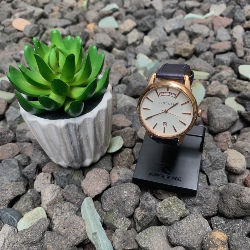 Jam tangan Ripcurl wanita indie  Rose gold navy