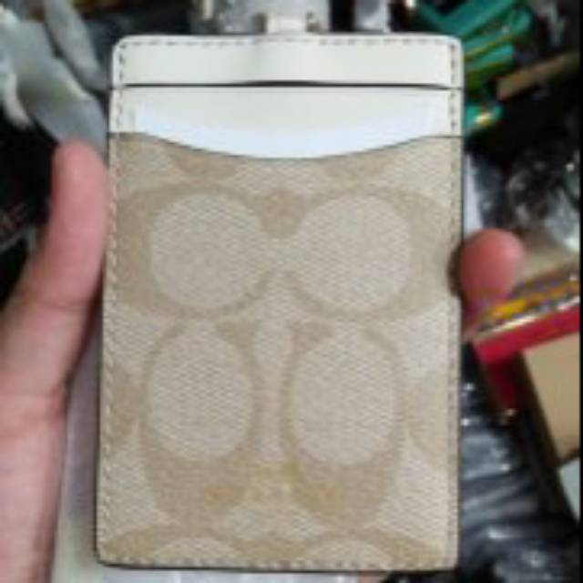 

Coach ID Lanyard Signature Khaki Chalk