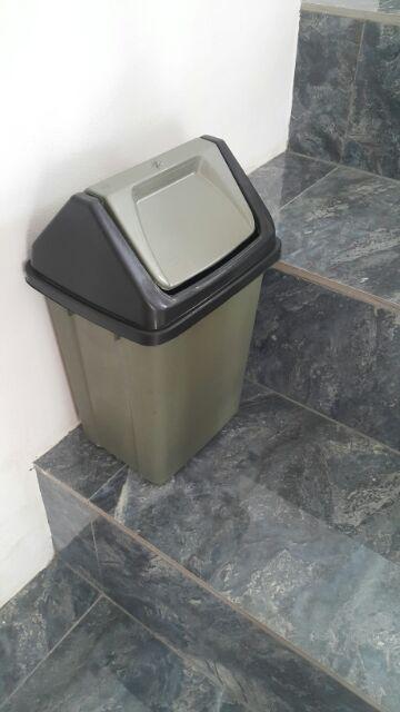 Tempat Sampah Tutup / Tong Sampah Tutup / Ukuran 5 Liter