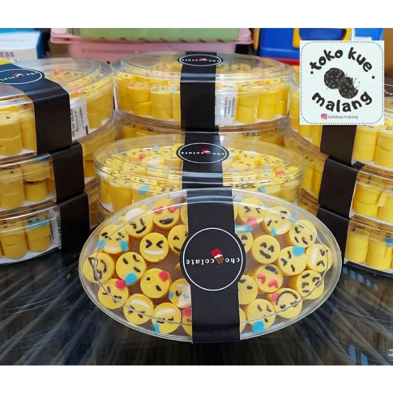 

Permen Coklat Bentuk Emoticon