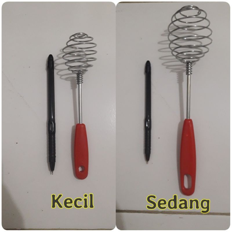 Pengocok adonan gagang plastik