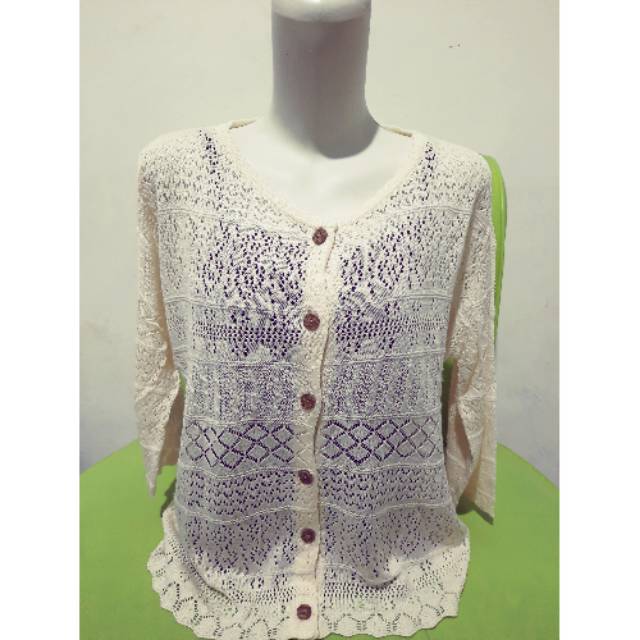 Outer rajut berkancing