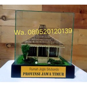 miniatur rumah adat Indonesia 34 i provinsi Bagus