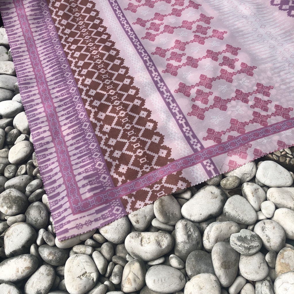 JILBAB MOTIF HIJAB SEGIEMPAT VOAL MOTIF PREMIUM JILBAB PRINT LASERCUT KERUDUNG SEGIEMPAT MOTIF MURAH-Zeni Pink