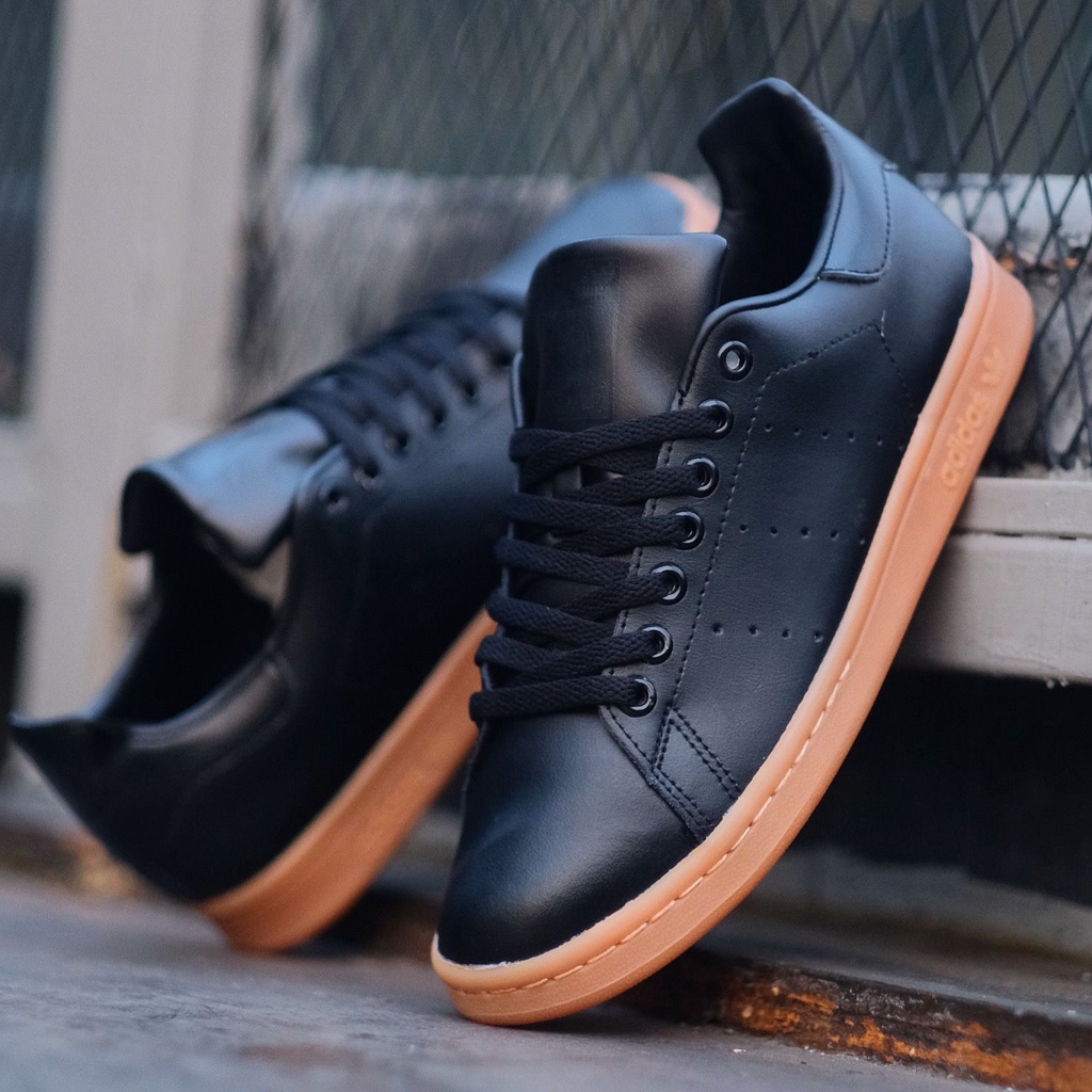 ADIDAS STAN SMITH ALLBLACK SOL GUM