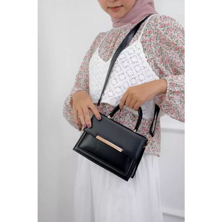 Tas Selempang DELALA / Tas Fashion SlingBag Wanita Terbaru