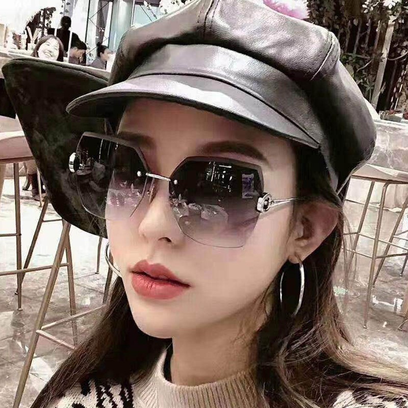 （YUZHU）COD Kacamata Hitam Wanita Korean Mode Fashion Kacamata Hitam Oversized Vintage Gaya Sunglasses Women