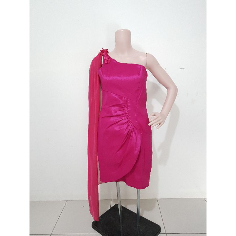 Mini dress/ gaun pesta fuschia preloved