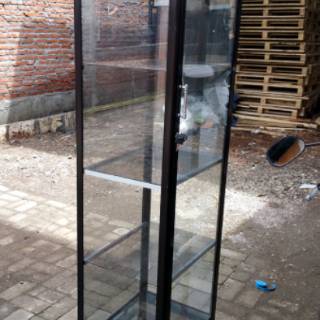 Lemari Serbaguna Aluminium 1 Pintu Frame Coklat Kaca Polos Lemari Serbaguna Aluminium 1 Pintu Frame Coklat Kaca Polos
