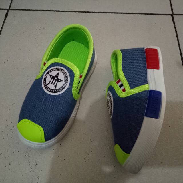 Sepatu anak cowok/sepatu import