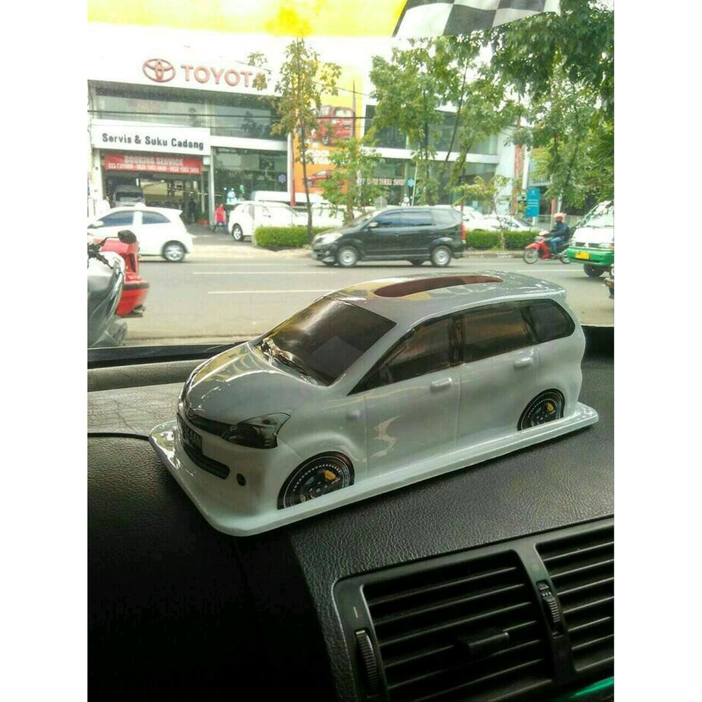 Promo Tempat Tissue Mobil Miniatur Avanza Diskon