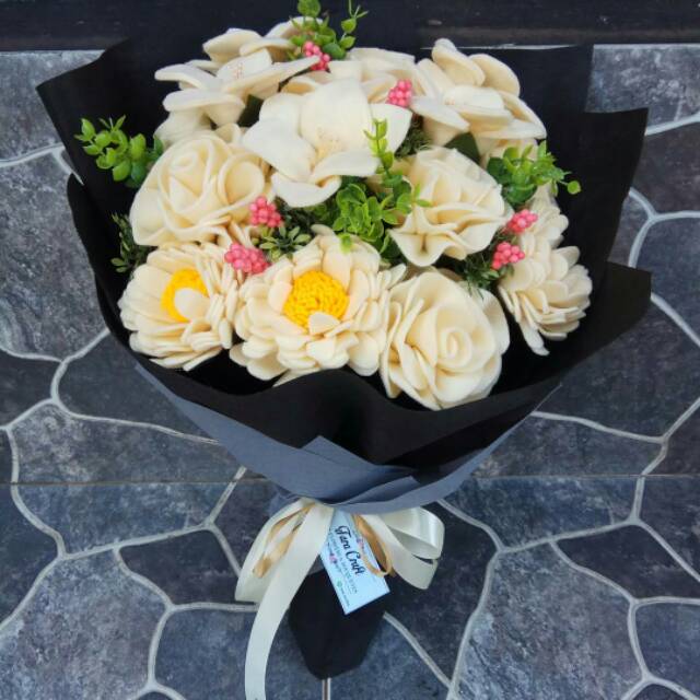 

Super Large Bouquet White-black Tara Craft
