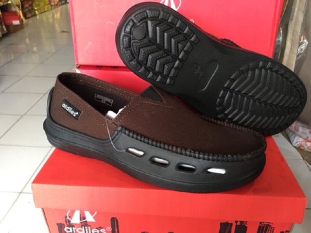 sepatu slip on pria ardiles