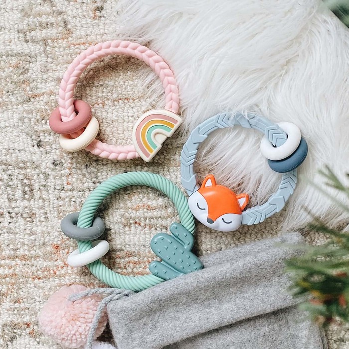 Itzy Ritzy Teether Rattle - Teething Toy Baby Kids Rattling Mainan Anak Bayi Gigitan Soothing Toys