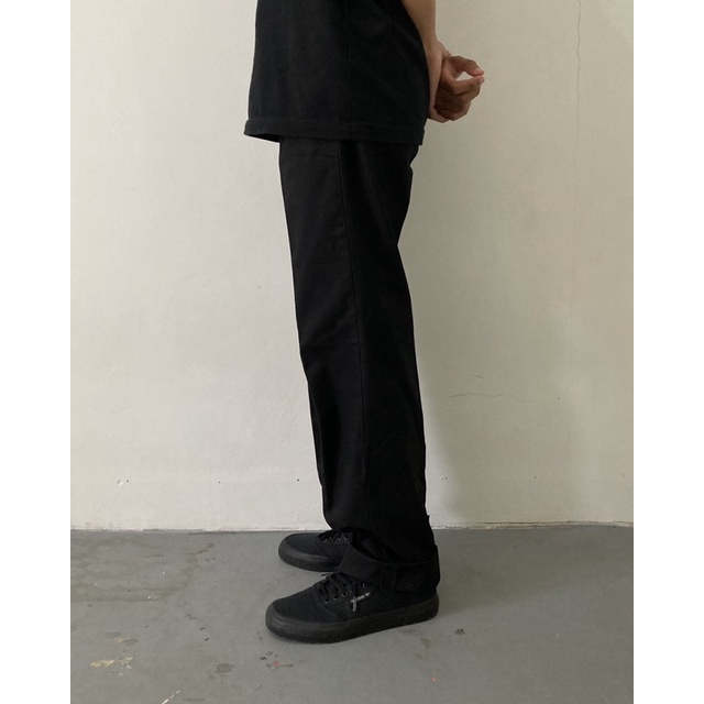 celana uniqlo hitam
