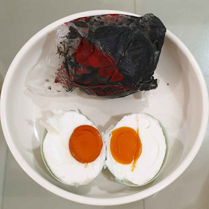 

TELUR ASIN MENTAH pcs