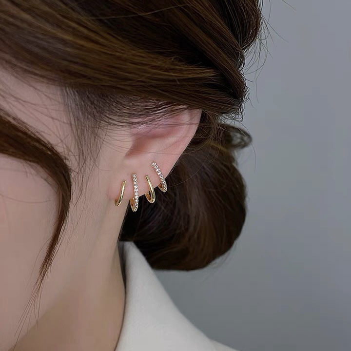 Anting Stud Tindik Warna Emas Gaya Korea Untuk Wanita