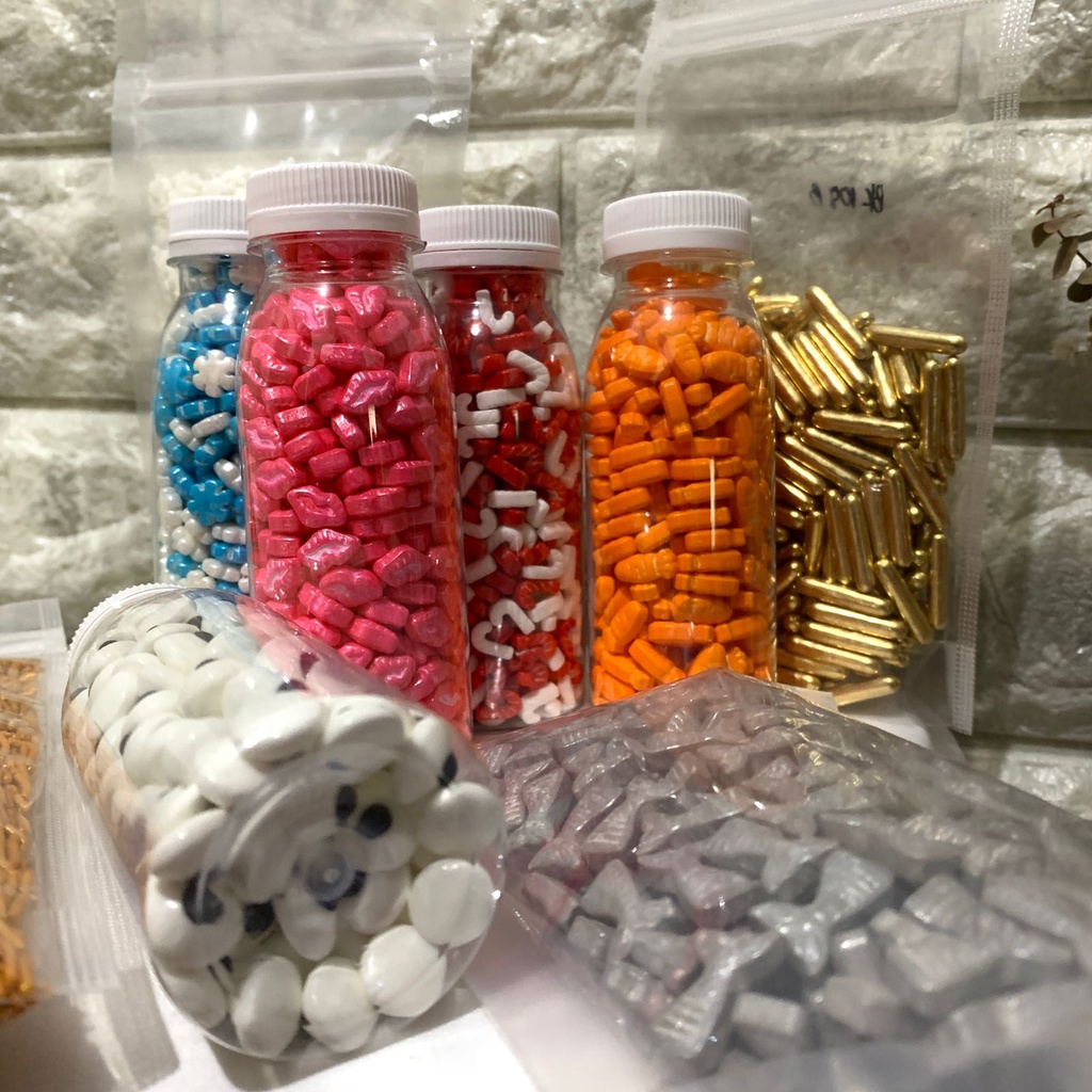 

ANEKA SPRINKLE BERBAGAI BENTUK ISI 100GR / DEKORASI KUE / HIASAN CUPCAKE