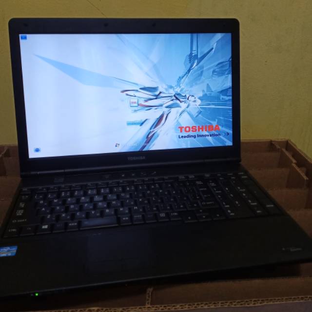 Model Leptop TOSHIBA SATELLITE DHINABOOK B552 core i5- 3320M Gen3 mulus 99%